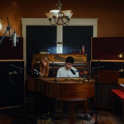 Clinton Kane / Elina -USA/Sweden - Heartbeat for Home